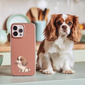 Chien posant à côté d'un coque personnalisée avec son portrait imprimé